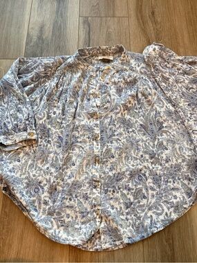 Pilcro Anthropologie  Blue & white Paisley Button-Up Blouse size XS